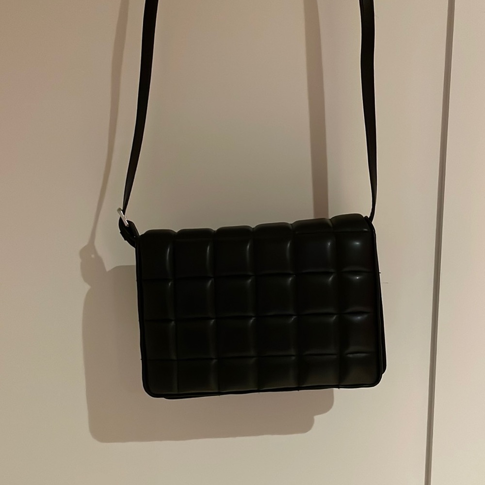 BLACK PURSE